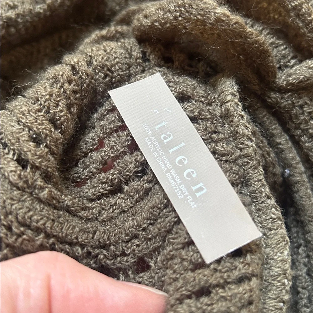 Taleen olive soft scalloped infinity scarf NEW